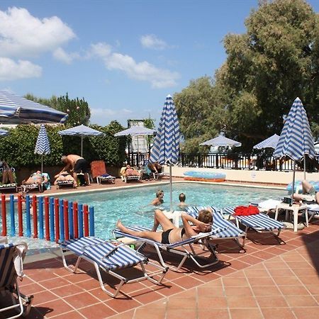 Margarita Beach Hotel Agia Marina Екстериор снимка