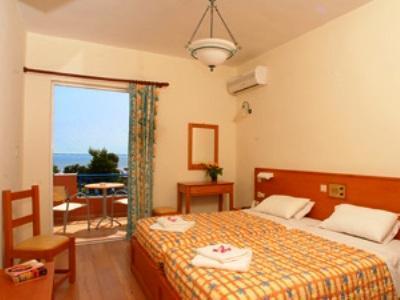 Margarita Beach Hotel Agia Marina Екстериор снимка