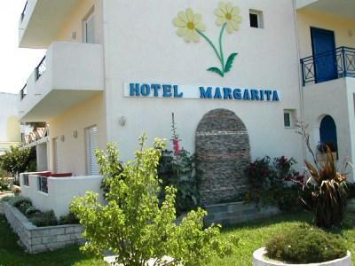 Margarita Beach Hotel Agia Marina Екстериор снимка