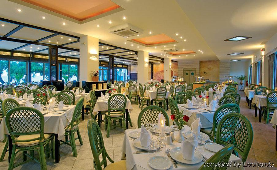 Margarita Beach Hotel Agia Marina Екстериор снимка