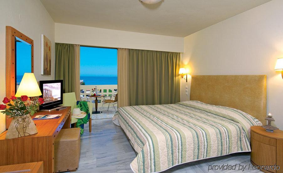 Margarita Beach Hotel Agia Marina Екстериор снимка