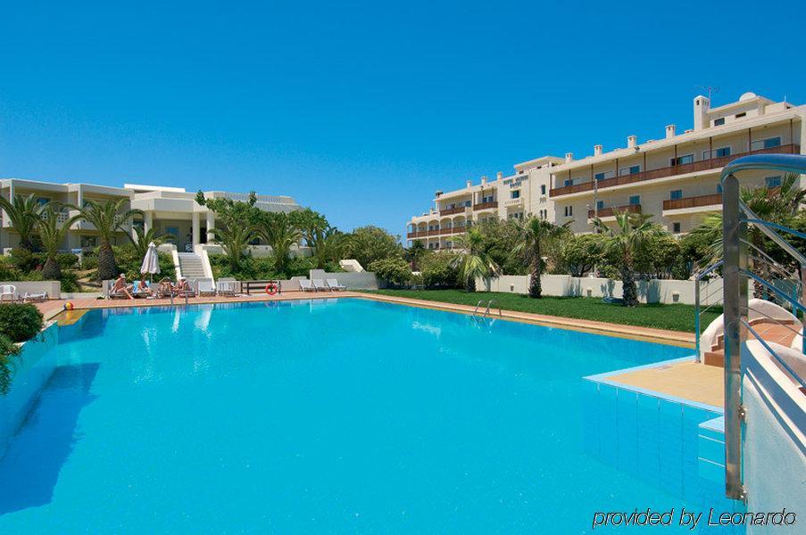 Margarita Beach Hotel Agia Marina Екстериор снимка
