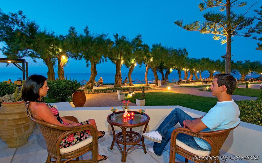 Margarita Beach Hotel Agia Marina Екстериор снимка