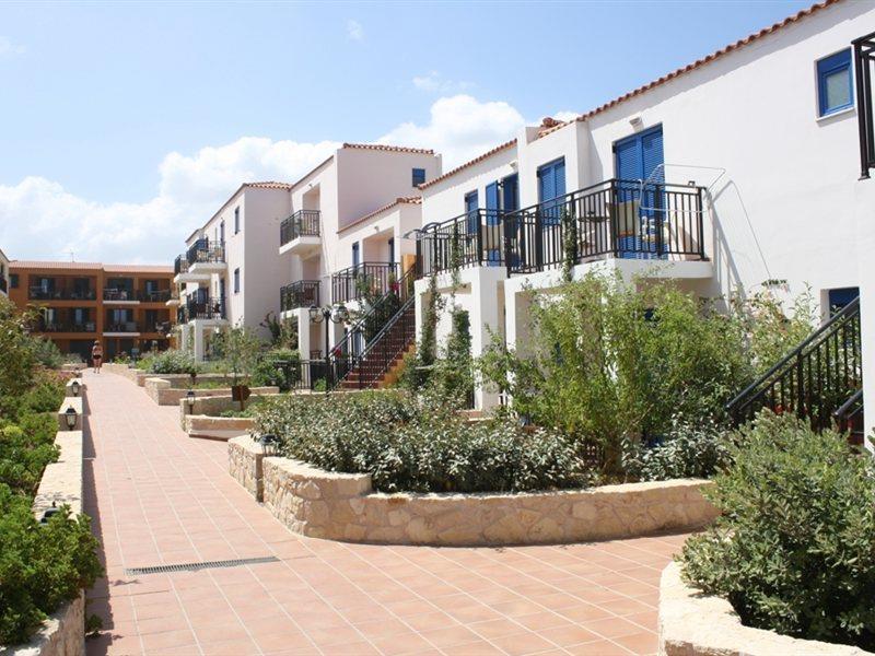 Margarita Beach Hotel Agia Marina Екстериор снимка